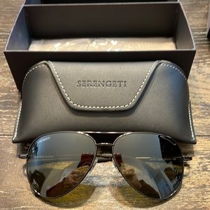 Serengeti Unisex Pilot Sunglasses. New.  Never Worn